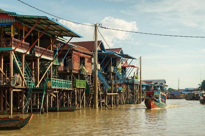 Kompong Phluk Floating Village Private Half-Day Tour - Seeing the village by boat