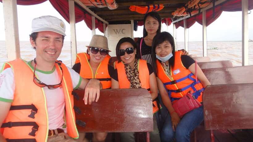 Kompong Phluk Floating Village Tour from Siem Reap - Rowing Through the Flooded Forest