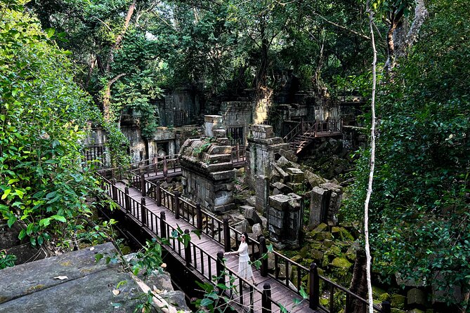 Kulen Mountain Beng Mealea and Banteay Srei Tour from Siem Reap - The 1,000 Lingas in the riverbed