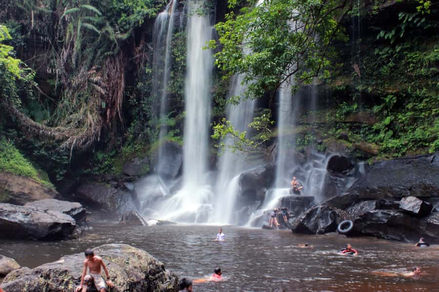 Kulen Waterfall: Rise and Shine with Cliff, Village w/ Guide - Guides, languages, and the personal feel