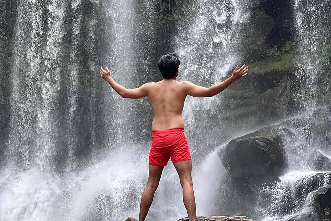 Kullen Waterfall Park with Small Group included entrance fee - The 1,000 Lingas along the river