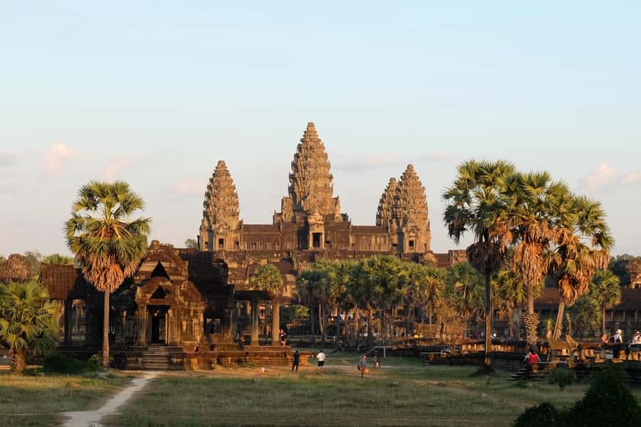 Luxury Private 2-Day Angkor Wat with English or German Guide - The two-day route: more temples, less rushing