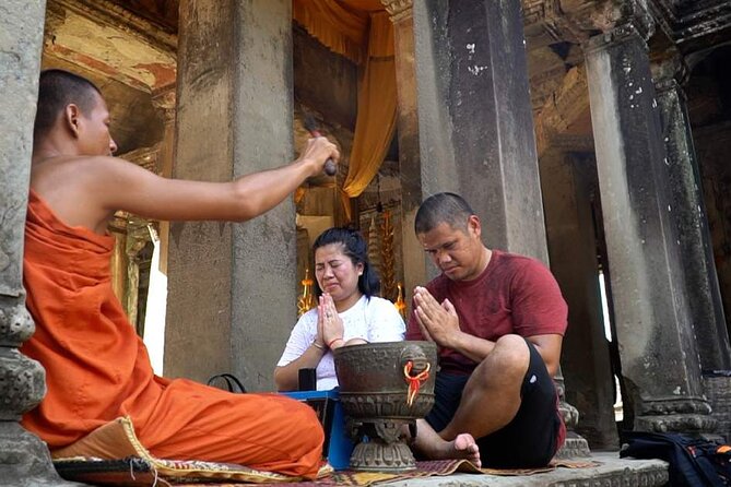 Monk Blessing Ceremony - Arriving at Wat Porkrom for the blessing