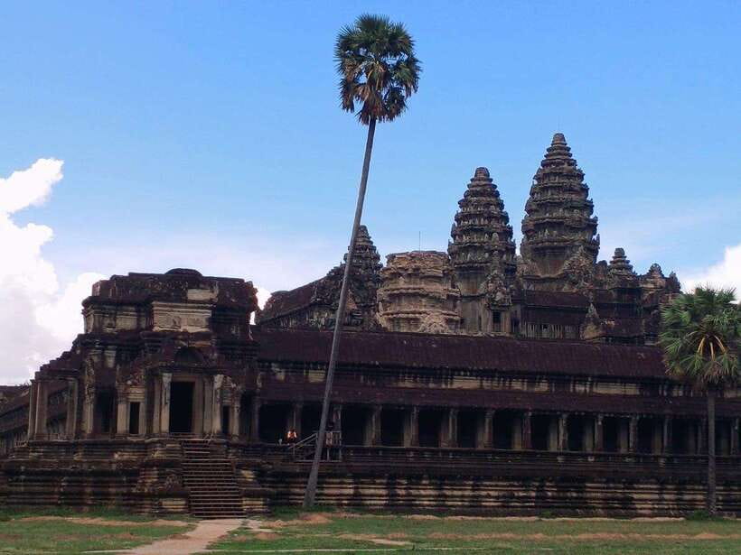 One Day Angkor Wat Trip with Sunrise - Srah Srang and Banteay Kdei change the mood