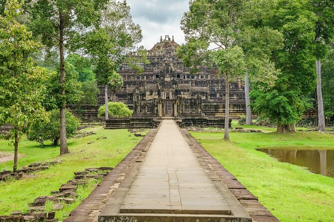 One Day Private Guide Tour of Angkor Thom, Bayon, Ta Phrom & Angkor Wat - What the $146.67 price covers
