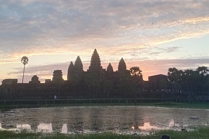One Day Sunrise Private Tour at Angkorwat with Major Temples - Ta Prohm and the trees that took over