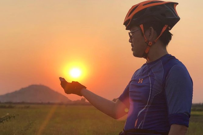 One Day tour with sunrise in car with A/C or Van & Guide. - Comfort, walking, and choosing your guide