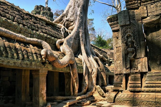 Personalised Angkor Wat Sunrise Off-the-Beaten Track Tour - Bayon’s smiling stone faces