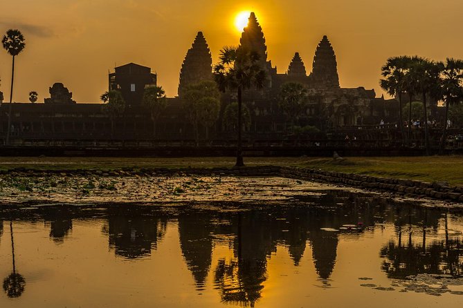 Personalised Angkor Wat Sunrise Tour by an air-conditioned car - Angkor Wat, two hours with the world-famous temple