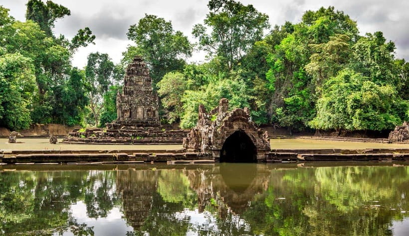 Phnom Bakheng Sunset Tour, Pre Rup, Neak Pean, Preah Khan - Preah Khan, where roots meet stone