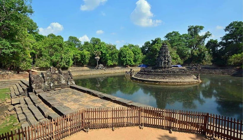 Phnom Bakheng Sunset Tour, Pre Rup, Neak Pean, Preah Khan - The guide can make the difference