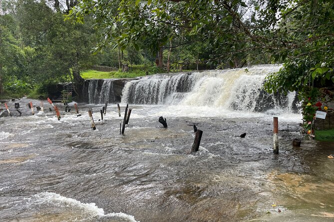 Phnom Kulen Waterfall and Banteay Srei Temple Tour from Siem Reap - Lunch near Banteay Srei