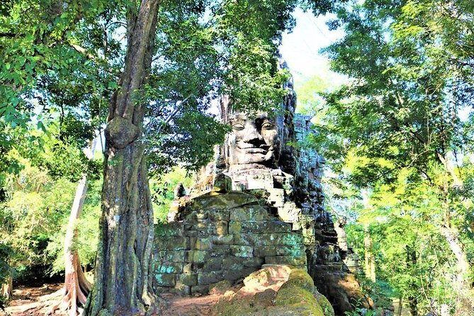 Preah Khan, Neak Pean and Pre-Rup Private Tour - East Mebon explains the old reservoir system