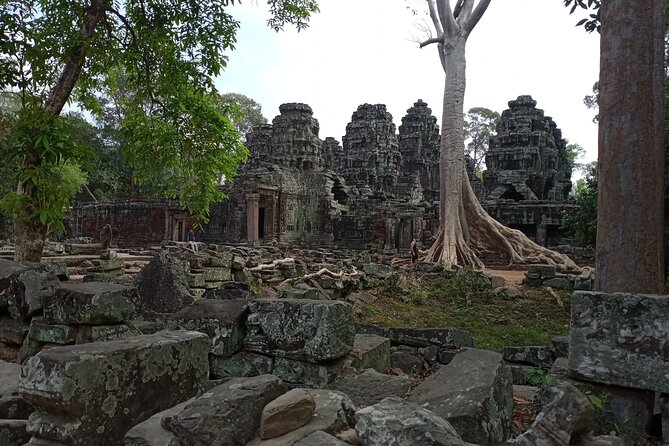 Preah Khan, Neak Pean and Pre-Rup Private Tour - Srah Srang brings open space and water