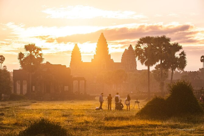 Private Angkor Sunrise Guided Tour - Angkor Thom and Bayon’s stone faces
