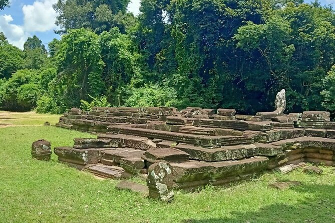 Private Angkor Wat Guided Sunset Tour - Bayon and the stone faces of Angkor Thom