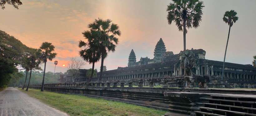 Private Angkor Wat Sunrise Tours And Sunset Floating Village - Sunset on Tonle Sap Lake