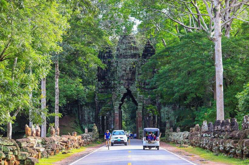 Private Angkor Wat Sunset Tour with Lunch and Snack Included - Key points to know before booking