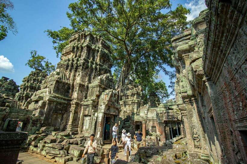 Private Angkor Wat Sunset Tour with Lunch and Snack Included - The guides make the private format worthwhile