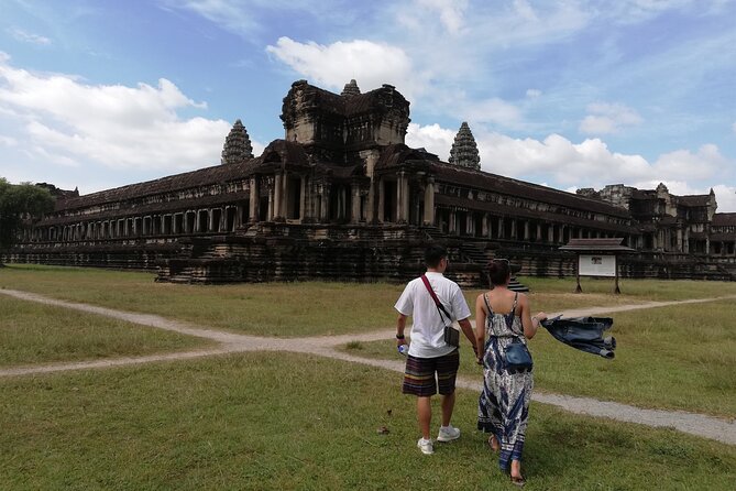 Private Angkor Wat Temple Tour - Ta Prohm and the tree-covered ruins