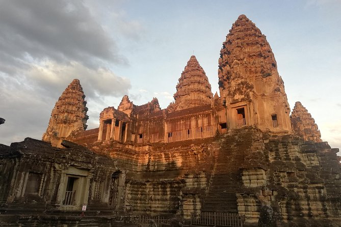 Private Angkor Wat Temple Tour - Angkor Wat: three levels and five towers