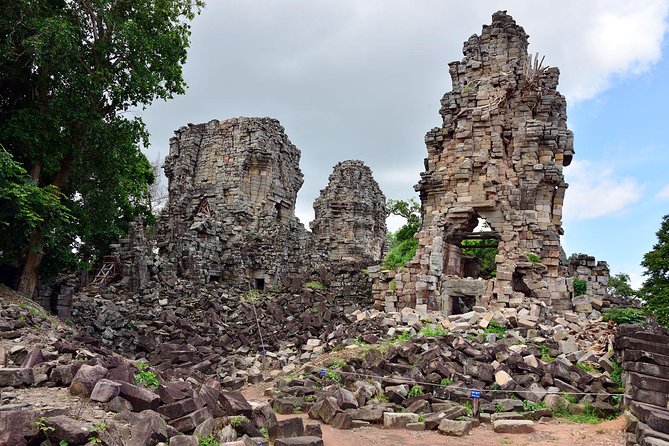 Private Banteay Chhmar, Banteay Toap & Ang Trapaeng Thma Guided Tour - The road day and the private vehicle