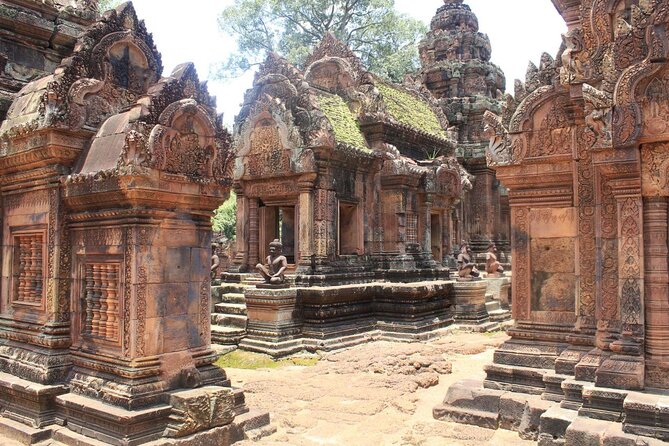 Private Banteay Srei and 4 Temples Guided Tour - A private vehicle changes the pace