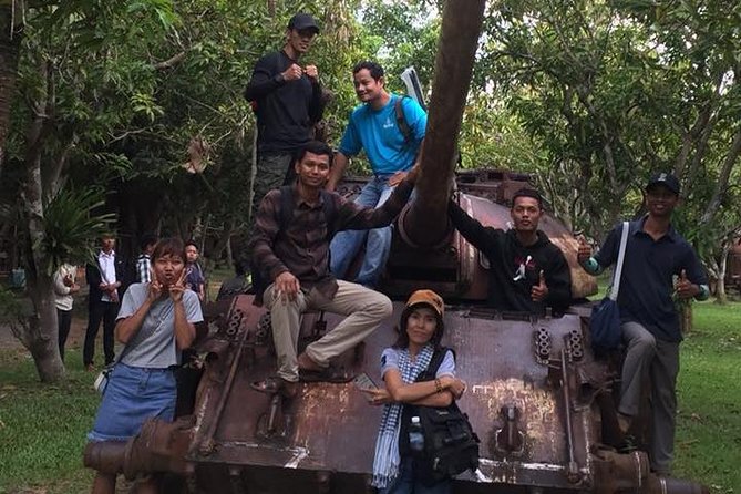 Private City Tour in Siem Reap - Old Market: a quick taste of daily commerce