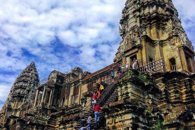 Private Guided Tours-Sunrise Angkor Wat, Ta Prohm, Bayon and more - The Victory Gate opens the afternoon route