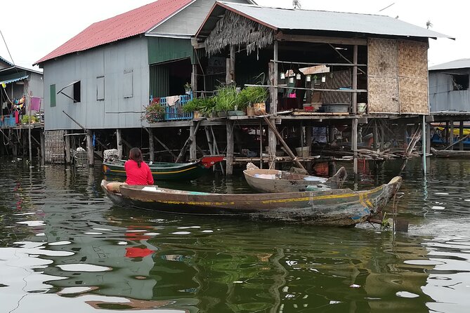 Private Half-Day Tour to Kampong Phluk Flooded Forest and Floating Villages - Leaving town for Rolous Market