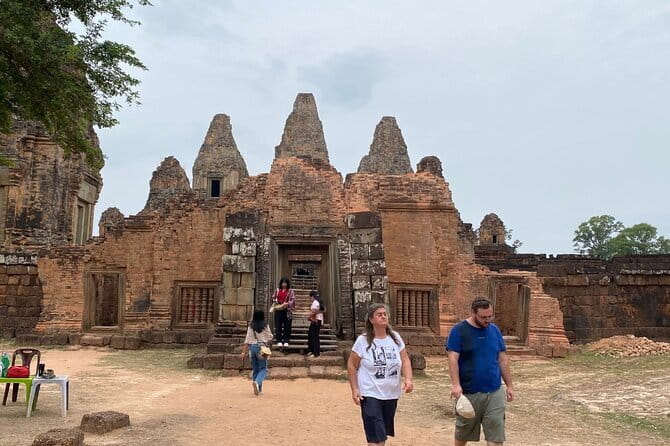 Private Kbal Spean Trekking Tour with Banteay Srei - Banteay Samre brings a quieter temple stop