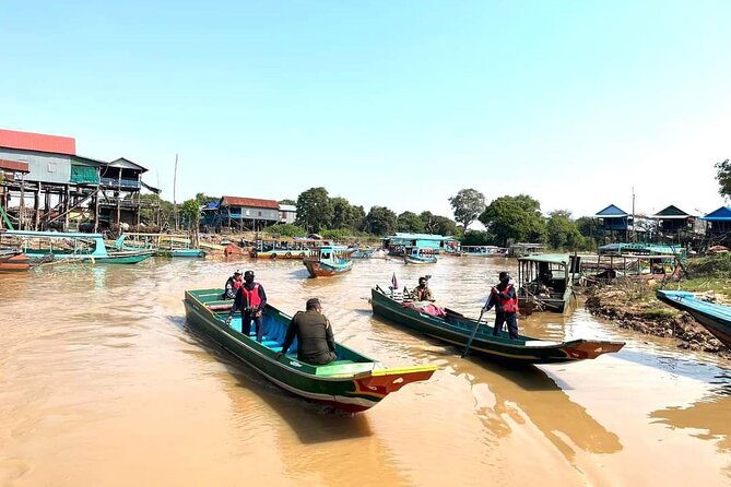 Private Kompong Phluk Floating Village Guided Tour - The optional rowboat through the flooded forest