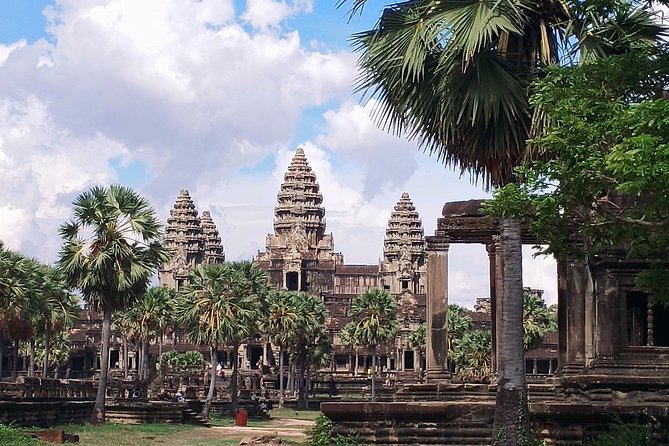 Private One Day Tour with Sunrise at Angkor Wat - Sunrise at Angkor Wat begins before dawn