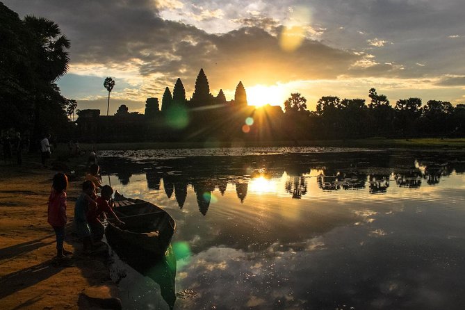 Private one-day tuktuk 'small tour' of the oldest Angkor temples - Angkor Thom and Bayon: the old capital’s grand entrance