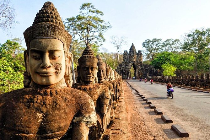 Private one-day tuktuk 'small tour' of the oldest Angkor temples - What the driver does, and what a guide adds