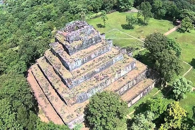 Private Preah Vihear and 2 Temples Guided Tour - Guides, Questions, and the Human Side of the Day
