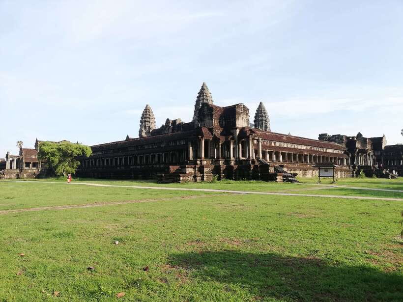 Private Sunrise Angkor Wat Tour - Angkor Thom and the South Gate