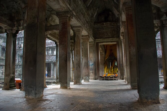Private Sunrise Angkor Wat Tour with pickup from your hotel - The Elephant Terrace and a change of pace