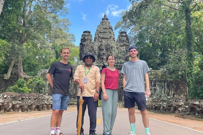 Private sunrise 'small tour' of Angkor Wat with car or van & Guide - Banteay Kdei, a quieter change of mood