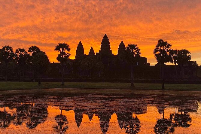 Private sunrise 'small tour' of Angkor Wat with car or van & Guide - Angkor Thom and the South Gate
