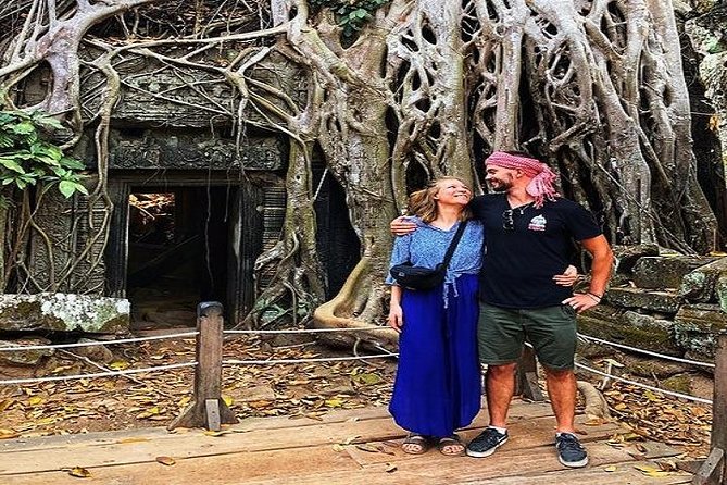 Private sunrise 'small tour' of Angkor Wat with car or van & Guide - What the private guide adds