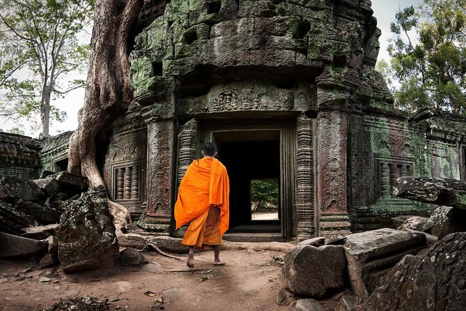 Private sunrise tour to Angkor Wat & other highlights with Professional Guide. - Before dawn at Angkor Wat