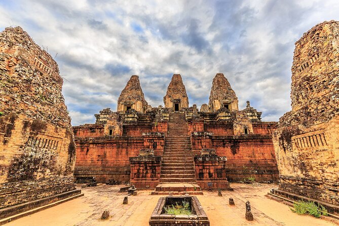 Private Taxi Siem Reap to Phnom Penh, Reliable Driver, Transfer - Arriving in Phnom Penh after the final road stretch