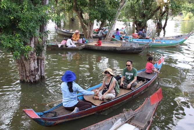 Private Tour to Kompong Phluk Off Beaten Track - Two hours among the boats of Kompong Phluk