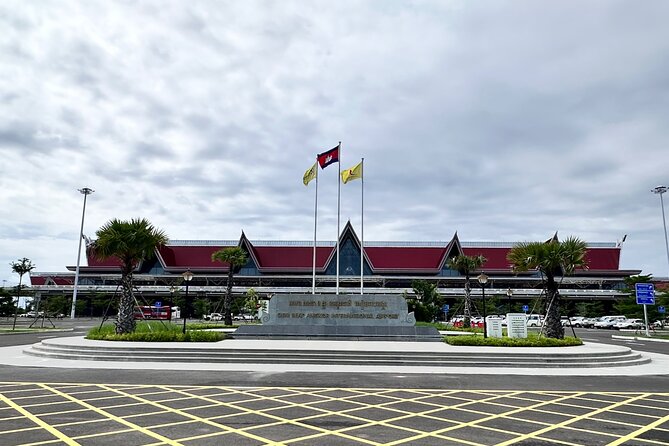 Private Transfer From Siem Reap Airport to Hotel - Choosing between four vehicle types
