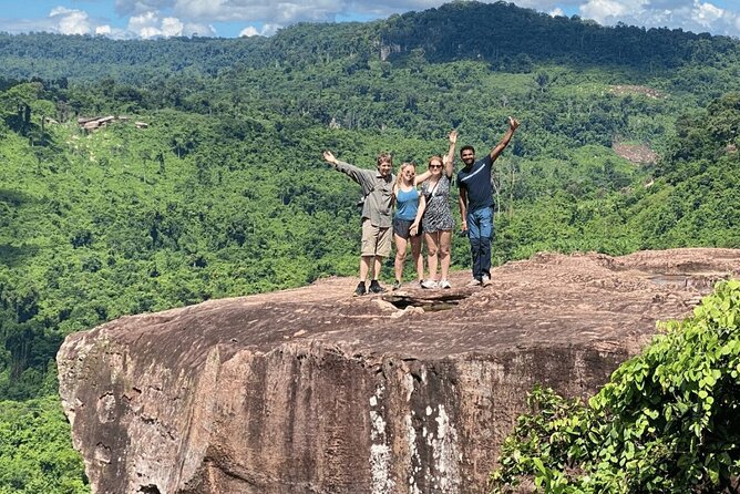 Private Vehicle - Kulen Waterfall and 1000 Lingas - Seeing the River of a Thousand Lingas