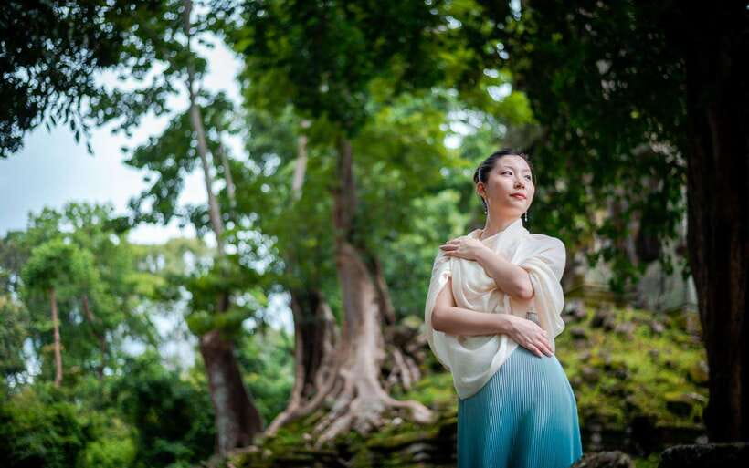 Professional Photoshoot in Angkor Archaeological Park - Ta Prohm and the Tomb Raider setting