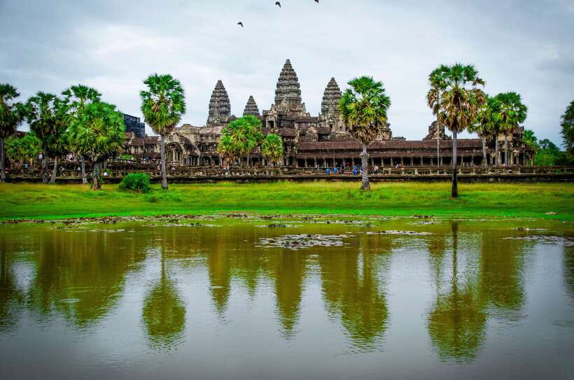 Seat-In-Coach: Small Circuit tour with Sunrise at Angkor Wat - A 4:20 AM Start for Angkor Wat Sunrise