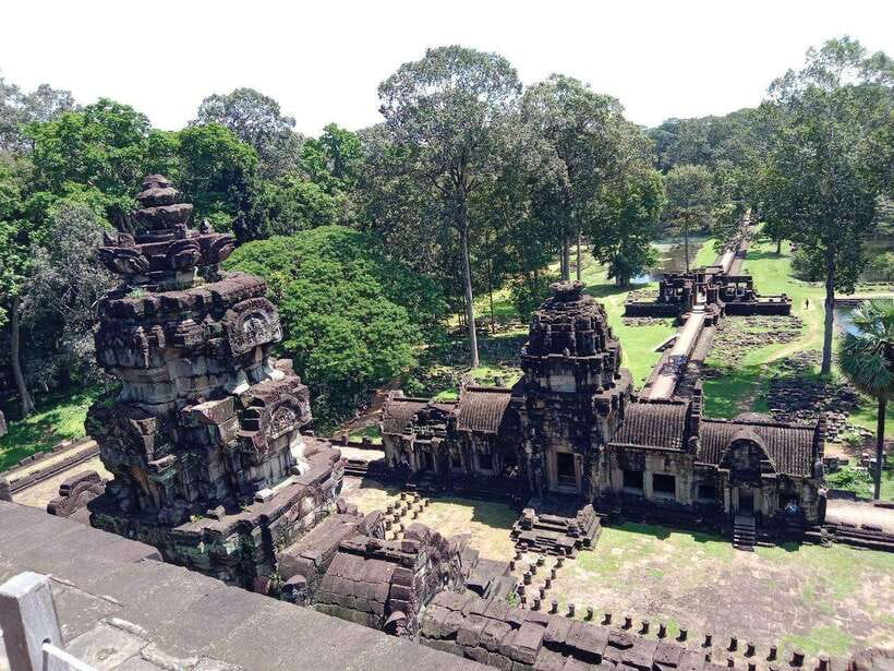Sharing Trip to Angkor Temple with sunset - South Gate and Bayon: stone faces in the old city