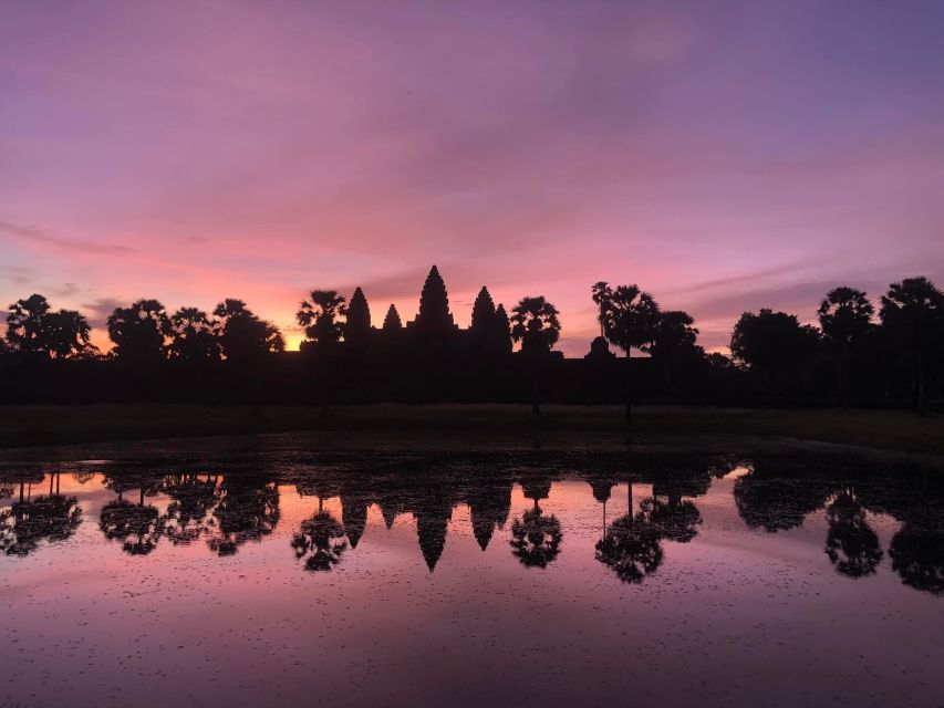 Siem Reap: 2-Days Angkor Wat with Sunrise Small-Group Tour - Day 2: Finding your sunrise position at Angkor Wat